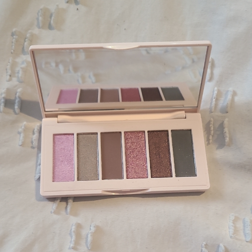 Coloured Raine Eyeshadow Palette with Mirror Vineyard Soiree